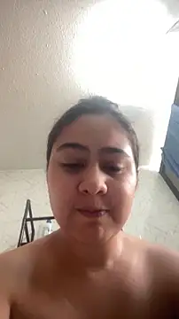 Miabonnett  online show from February 12, 2026, 1:55 pm