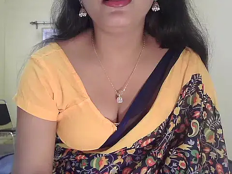 Snapshot of Model-Tanya chatting on December 18, 2025, 8:52 am Model-Tanya online show from December 18, 2025, 8:52 am