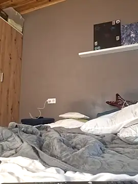 Snapshot of unicka65 chatting on November 22, 2025, 8:57 am unicka65 online show from November 22, 2025, 8:57 am