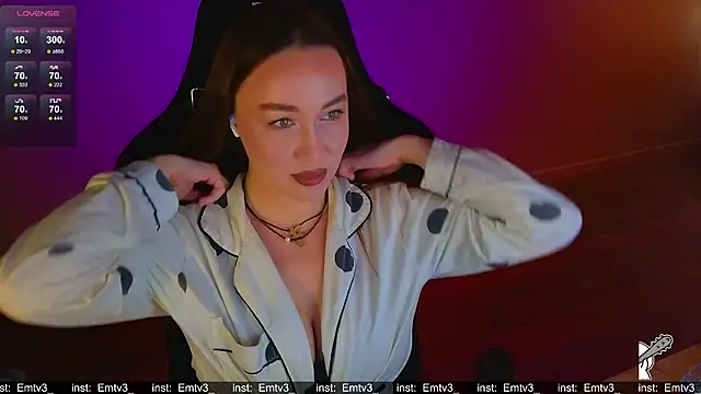 Snapshot of Emili1- chatting on March 18, 2026, 11:57 am Emili1- online show from March 18, 2026, 11:57 am