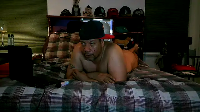 Snapshot of pimpdaddy4ever chatting on March 23, 2025, 7:20 am pimpdaddy4ever online show from March 23, 2025, 7:20 am