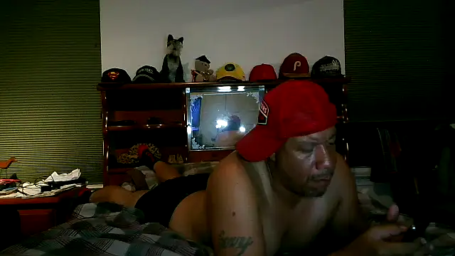 Snapshot of pimpdaddy4ever chatting on October 17, 2025, 12:25 am pimpdaddy4ever online show from October 17, 2025, 12:25 am