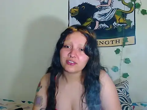 Snapshot of sweetiee_mary chatting on December 22, 2025, 8:20 pm sweetiee mary online show from December 22, 2025, 8:20 pm