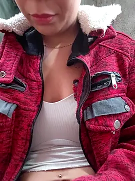 Snapshot of MariCeleste- chatting on December 4, 2025, 11:09 am MariCeleste- online show from December 4, 2025, 11:09 am