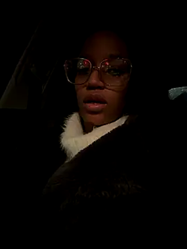 Snapshot of Black_Dolll chatting on December 19, 2025, 6:21 pm Black Dolll online show from December 19, 2025, 6:21 pm