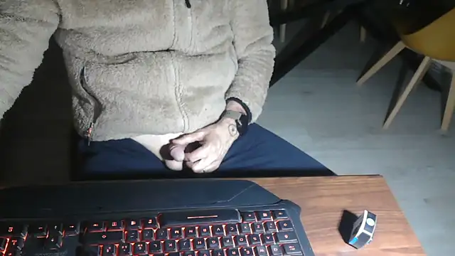 Adri gard online show from March 5, 2026, 9:54 pm