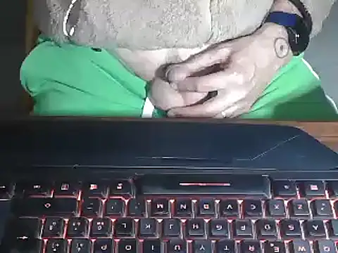 Adri gard online show from March 8, 2025, 9:18 pm