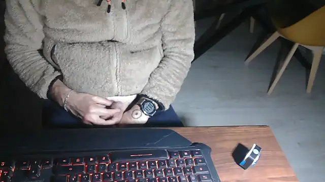 Adri gard online show from March 12, 2026, 9:19 pm