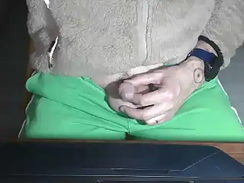 Adri gard online show from March 7, 2025, 9:38 pm