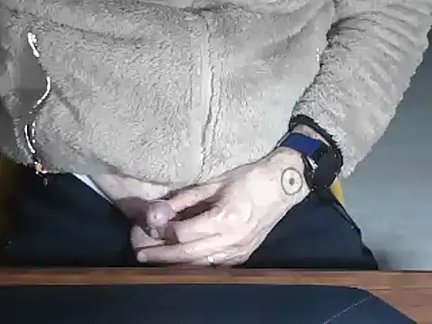 Adri gard online show from February 28, 2025, 9:44 pm