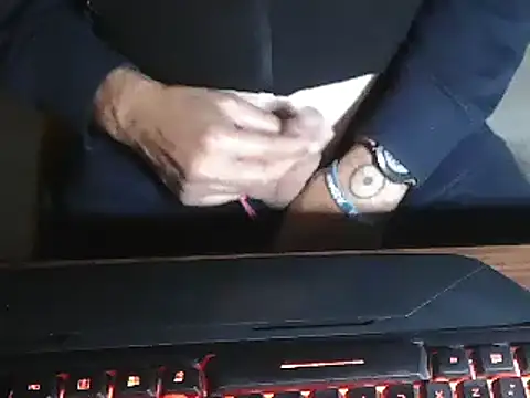 Adri gard online show from October 3, 2025, 8:43 pm