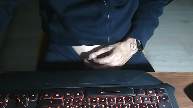 Adri gard online show from October 28, 2025, 9:36 pm