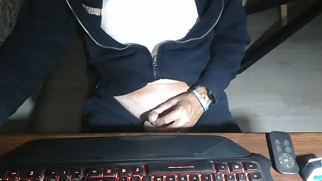 Adri gard online show from October 10, 2025, 9:04 pm