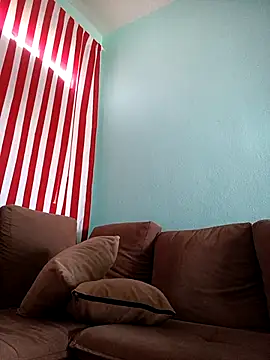 Snapshot of GJS281 chatting on November 4, 2025, 3:27 pm GJS281 online show from November 4, 2025, 3:27 pm