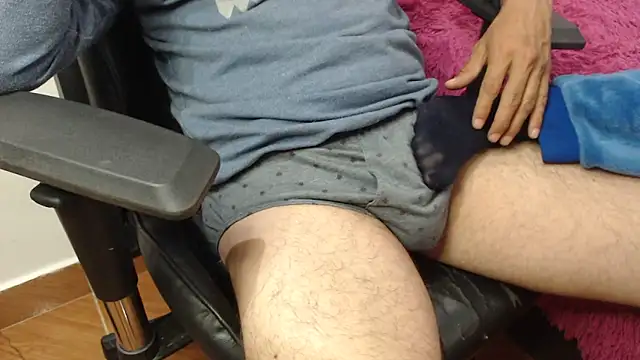 OldManAndGirlishLady online show from October 8, 2025, 2:35 am