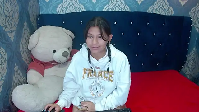 Lilyevansx online show from March 18, 2025, 10:39 am