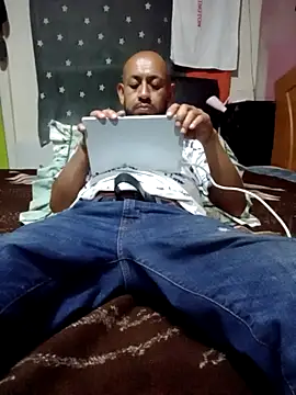 Snapshot of pineda1689 chatting on March 2, 2025, 6:59 am pineda1689 online show from March 2, 2025, 6:59 am