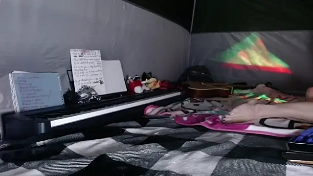 Snapshot of sweetnissapril chatting on October 18, 2025, 11:40 pm sweetnissapril online show from October 18, 2025, 11:40 pm