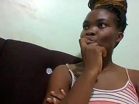 Snapshot of sexxyqueenn22 chatting on October 29, 2025, 8:30 pm sexxyqueenn22 online show from October 29, 2025, 8:30 pm