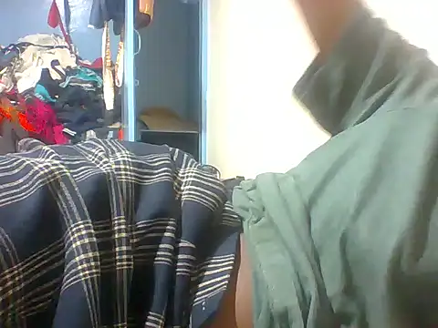 Snapshot of sexxyqueenn22 chatting on December 16, 2025, 12:37 am sexxyqueenn22 online show from December 16, 2025, 12:37 am