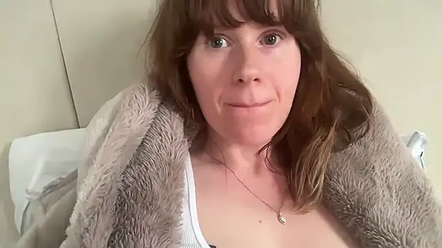 Snapshot of redheadrosie69 chatting on May 11, 2026, 4:04 pm redheadrosie69 online show from May 11, 2026, 4:04 pm