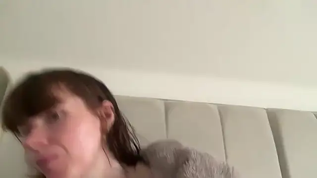 Snapshot of redheadrosie69 chatting on February 13, 2026, 10:04 am redheadrosie69 online show from February 13, 2026, 10:04 am