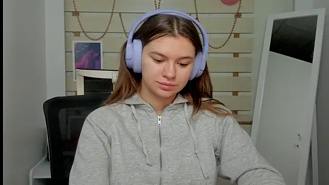 Snapshot of Josephine_Kiss chatting on February 25, 2025, 12:49 pm Josephine Kiss online show from February 25, 2025, 12:49 pm