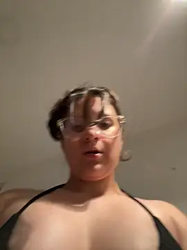 livgomez online show from January 7, 2025, 12:24 am