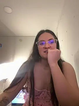 livgomez online show from February 26, 2025, 1:36 am