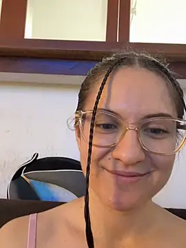 Snapshot of livgomez chatting on August 2, 2026, 3:31 pm livgomez online show from August 2, 2026, 3:31 pm