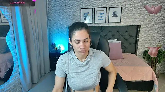 Snapshot of sussy__stone chatting on December 4, 2024, 12:52 pm sussy stone online show from December 4, 2024, 12:52 pm