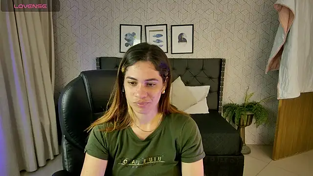 Snapshot of sussy__stone chatting on December 18, 2024, 12:40 pm sussy stone online show from December 18, 2024, 12:40 pm