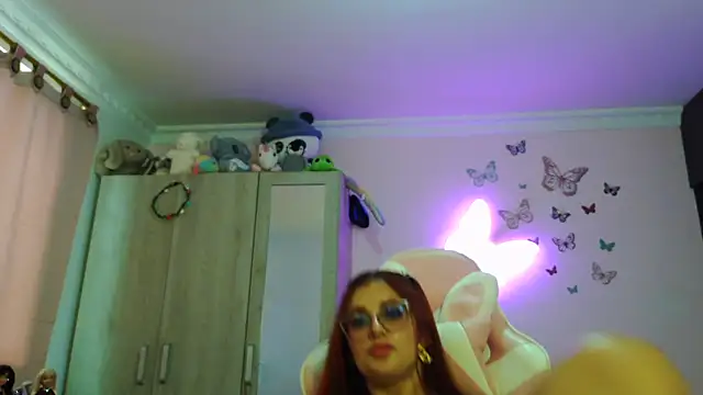 caroline jonson online show from April 4, 2026, 3:29 pm