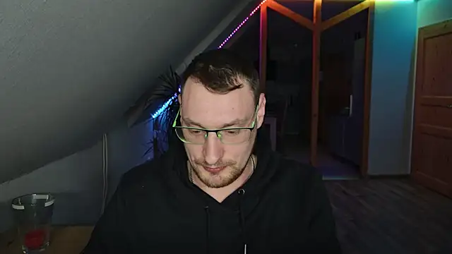 Snapshot of Relsxboy chatting on February 10, 2025, 5:30 pm Relsxboy online show from February 10, 2025, 5:30 pm