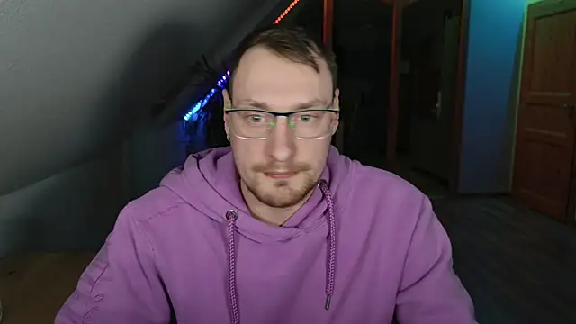 Snapshot of Relsxboy chatting on February 18, 2025, 11:08 pm Relsxboy online show from February 18, 2025, 11:08 pm