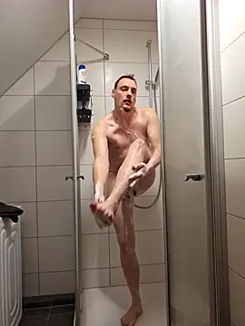 Snapshot of Relsxboy chatting on December 27, 2024, 8:07 pm Relsxboy online show from December 27, 2024, 8:07 pm