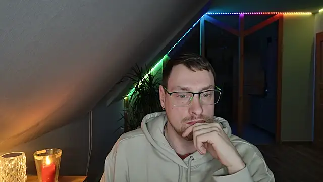 Snapshot of Relsxboy chatting on January 10, 2025, 7:54 pm Relsxboy online show from January 10, 2025, 7:54 pm