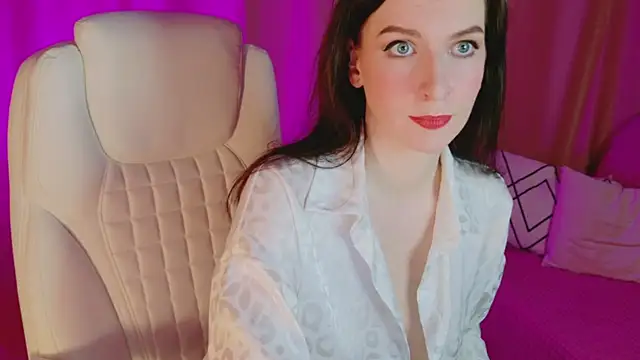 AndreaAshton online show from December 10, 2024, 4:49 pm