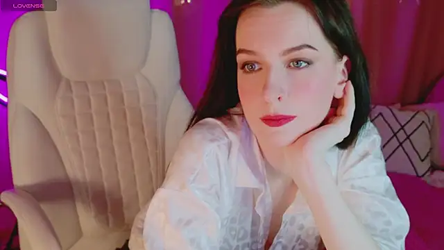 AndreaAshton online show from December 16, 2024, 5:22 pm