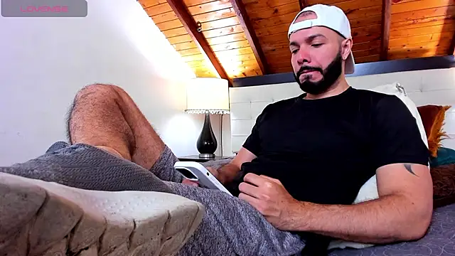 Tom Bailey online show from November 10, 2025, 1:05 pm