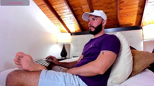 Tom Bailey online show from November 18, 2025, 2:42 pm