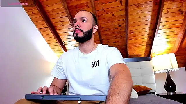 Tom Bailey online show from November 1, 2025, 1:05 pm