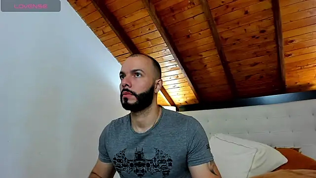 Tom Bailey online show from October 4, 2025, 12:50 pm