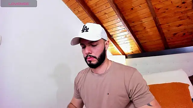 Tom Bailey online show from October 11, 2025, 12:39 pm