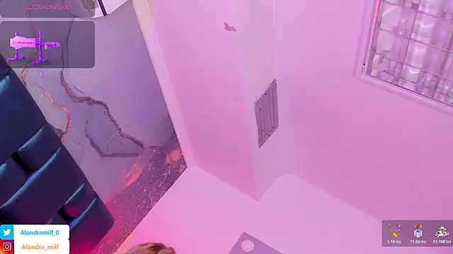 ALONDRAMILF online show from December 2, 2025, 11:50 pm