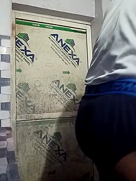 hotvarunrita online show from November 15, 2025, 3:32 am