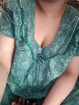 Snapshot of cuteyqueen chatting on March 3, 2026, 5:58 am cuteyqueen online show from March 3, 2026, 5:58 am