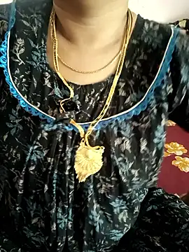 Snapshot of cuteyqueen chatting on February 8, 2026, 6:22 am cuteyqueen online show from February 8, 2026, 6:22 am