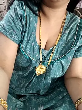 Snapshot of cuteyqueen chatting on February 27, 2026, 6:02 am cuteyqueen online show from February 27, 2026, 6:02 am