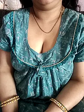 Snapshot of cuteyqueen chatting on February 17, 2026, 6:11 am cuteyqueen online show from February 17, 2026, 6:11 am